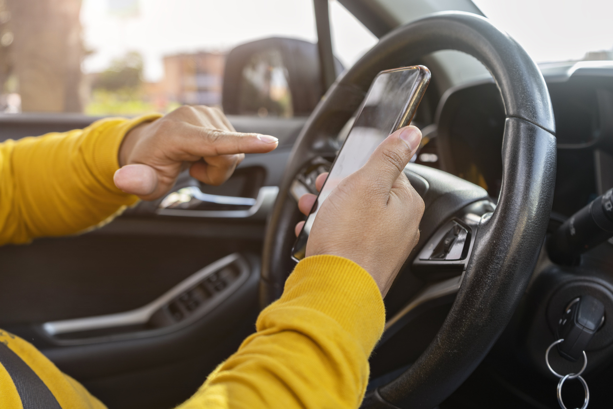 5 Safety Tips to Avoid Distracted Driving